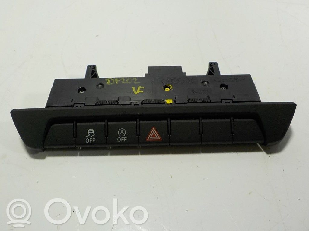 Botón interruptor de luz de peligro   82A925301AE,82A925301AE