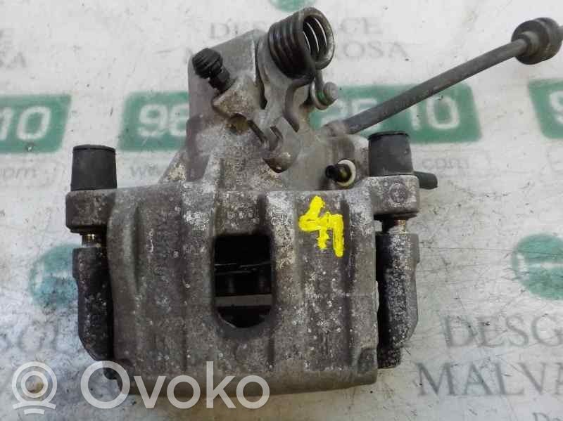 Ford Kuga II Supporto della pinza del freno posteriore