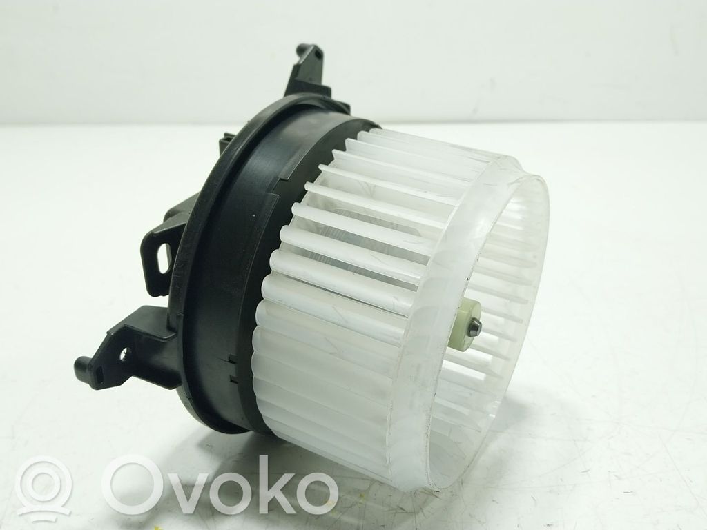 Toyota Yaris Ventola riscaldamento/ventilatore abitacolo 