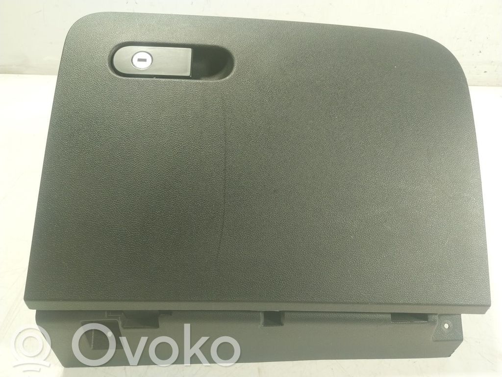 Guantera   5C1857097G82V