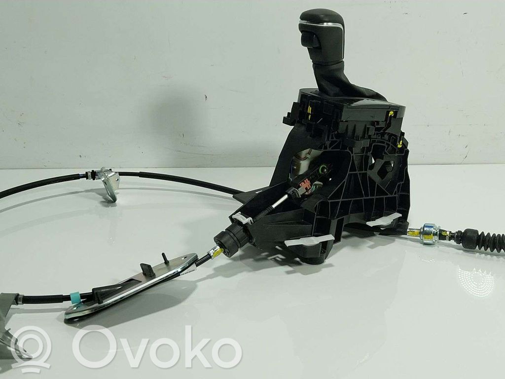 Toyota Yaris XP210 Levier de changement de vitesse 