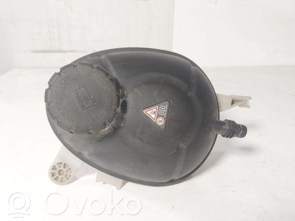 Mercedes-Benz C W205 Zbiornik wyrównawczy paliwa 