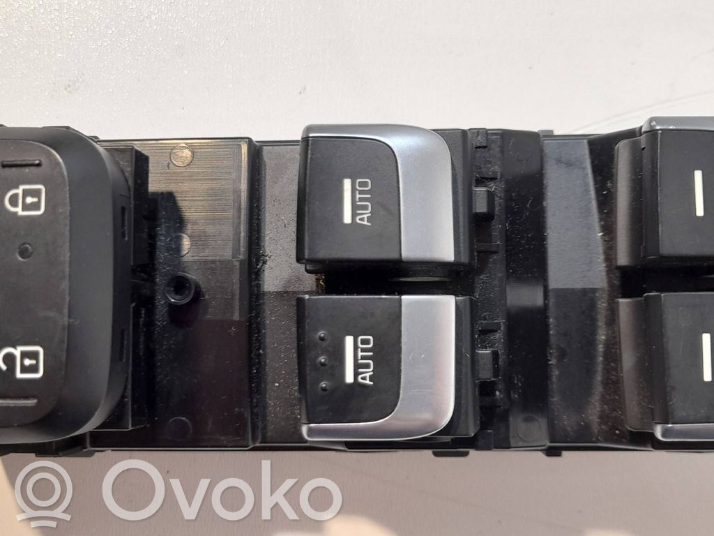 KIA Sportage Electric window control switch 