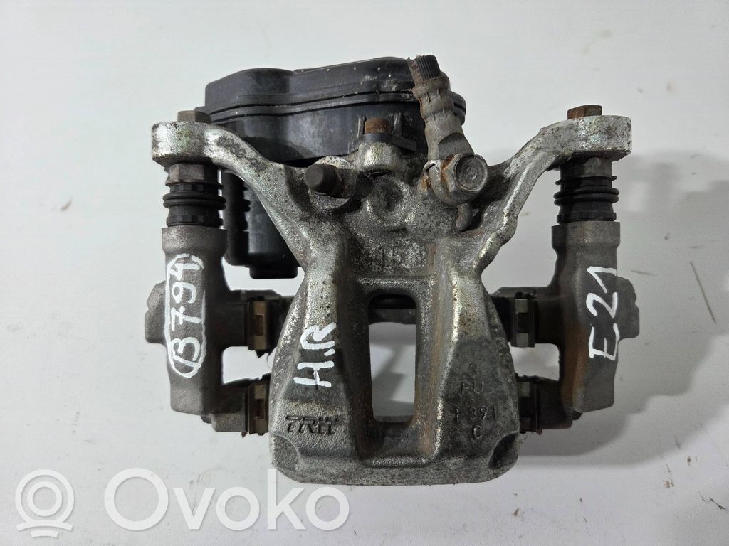 Toyota Corolla E210 E21 Jarrusatulan tyynyn pidike takana 