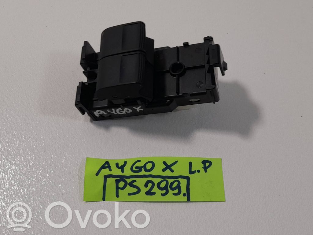 Toyota Aygo X Electric window control switch 
