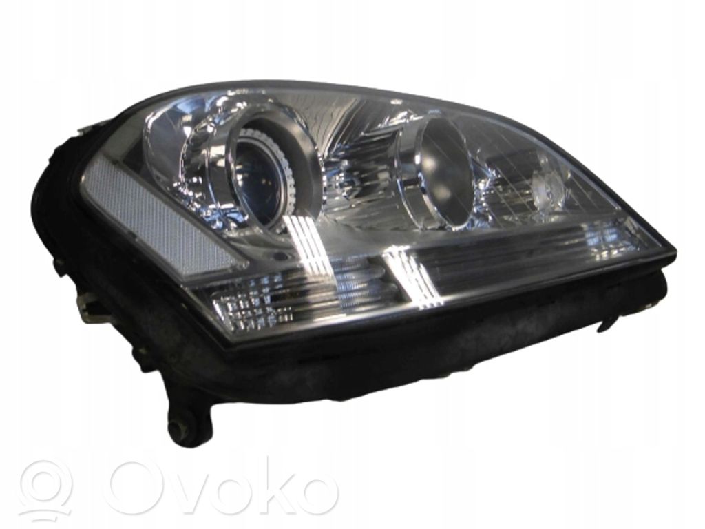 Mercedes-Benz ML W164 Lampa przednia 