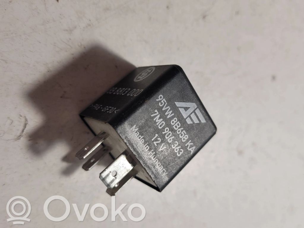 Otros relés   7M0906363,95VW8B658KA