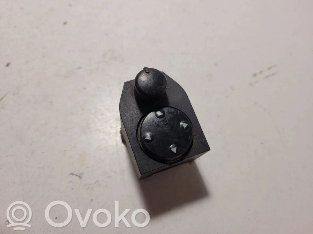 Audi A8 S8 D2 4D Wing mirror switch 