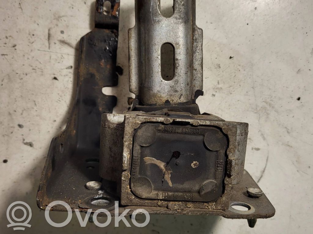 Peugeot 207 CC Gearbox mount 