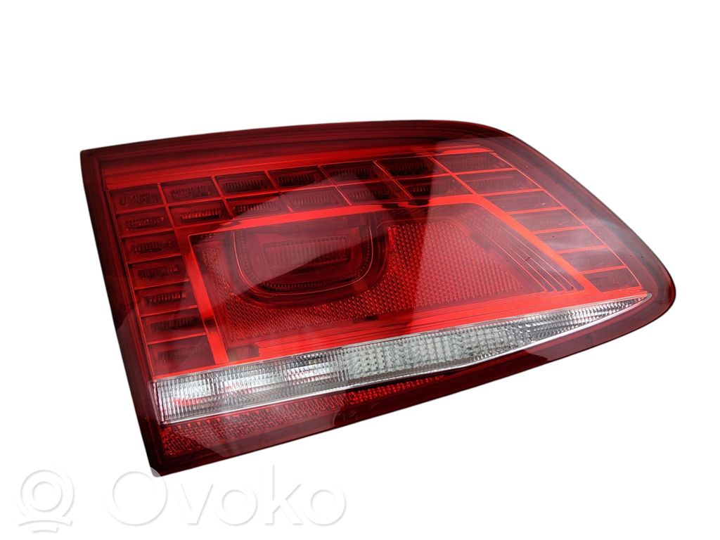 Volkswagen PASSAT Lampă spate în caroserie 