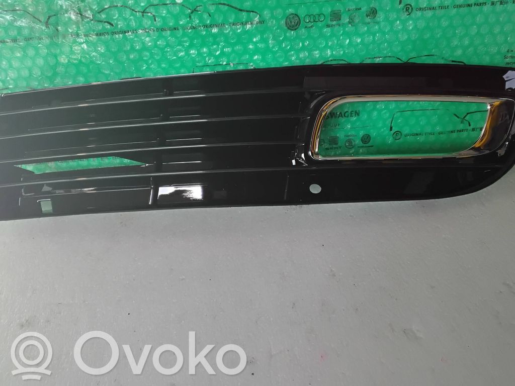 Audi A8 S8 D3 4E Front fog light trim/grill 
