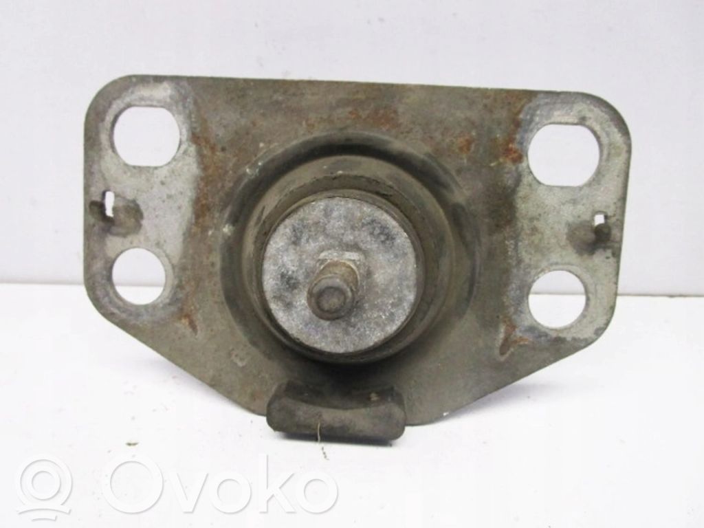 Renault Clio II Engine mount vacuum valve 