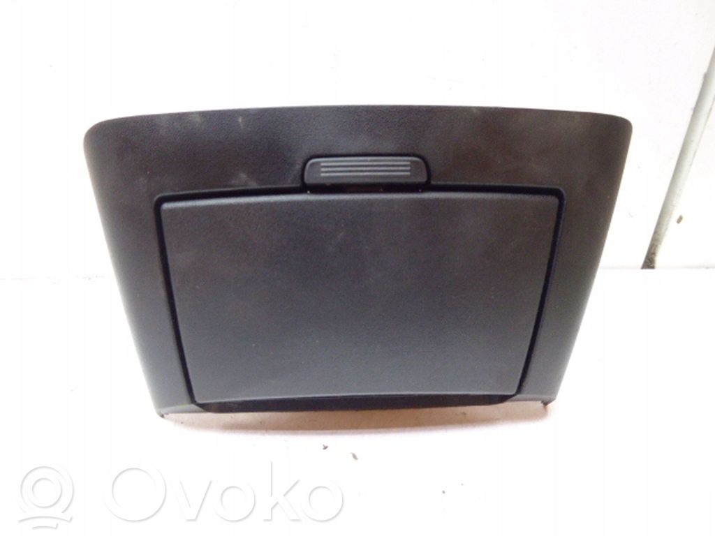 KIA Ceed Glove box 