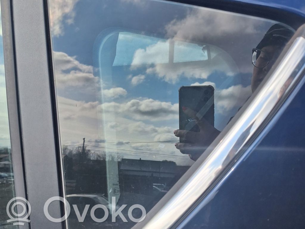 Vidrio lateral trasero   1900216