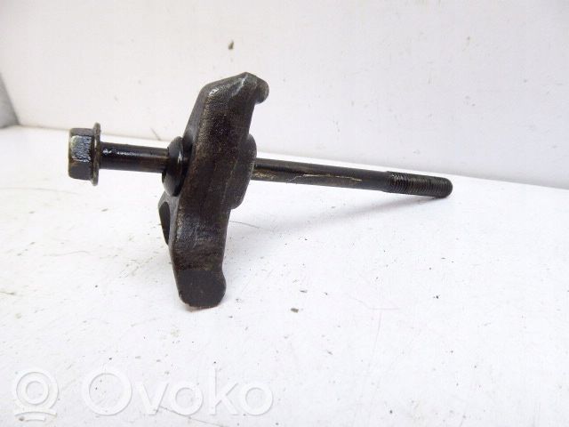 Abrazadera del inyector de combustible