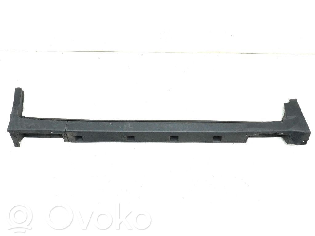 Chevrolet Tracker Etukynnys (korin osa) 