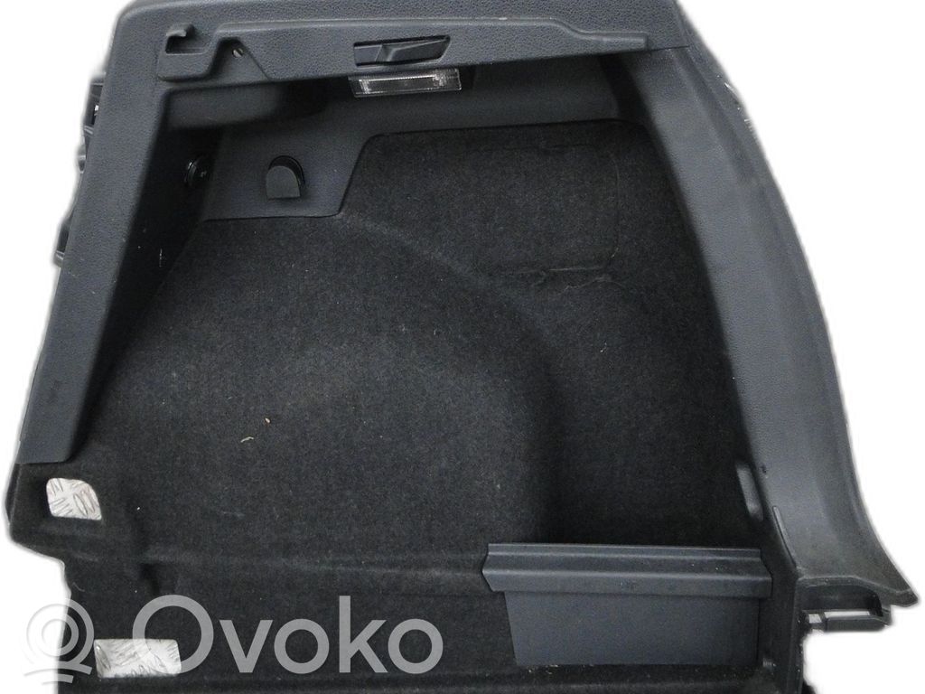 Volkswagen Golf Sportsvan Inne elementy wykończenia bagażnika 