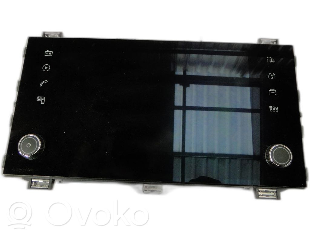 Radio / CD-Player / DVD-Player / Navigation