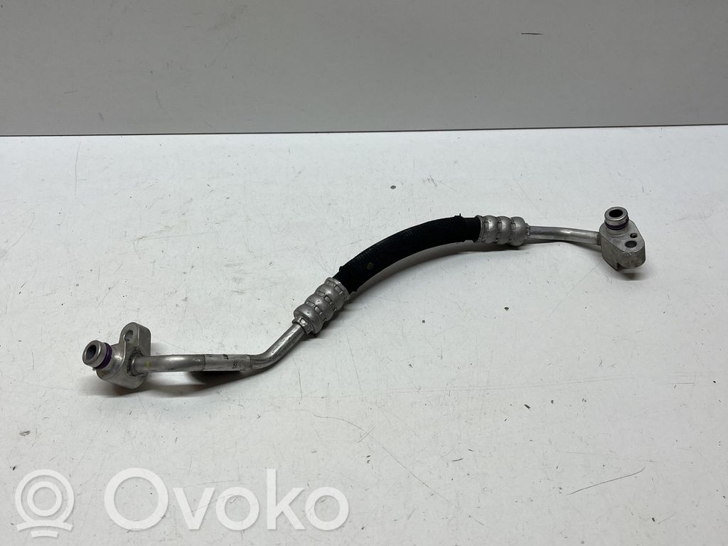 Audi A8 S8 D5 Ilmastointilaitteen putki (A/C) 