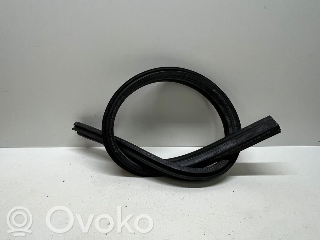 Audi Q7 4M Engine compartment rubber 