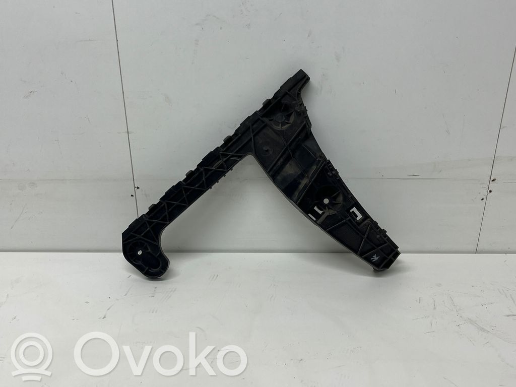 Audi A5 Soporte de montaje del parachoques trasero 