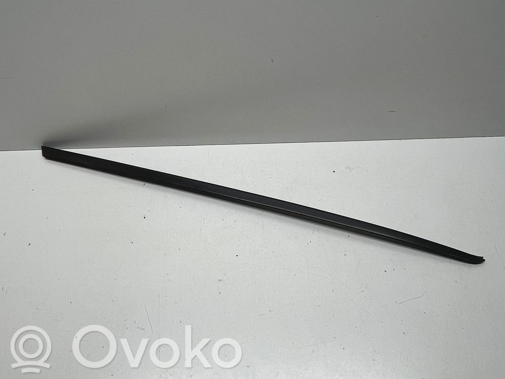 Audi Q8 Windshield trim 