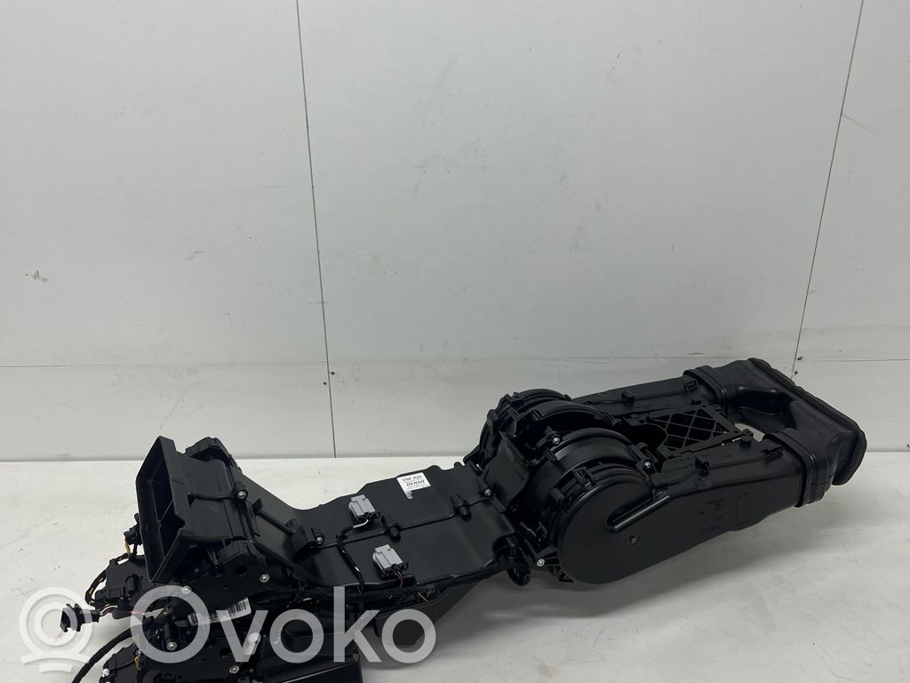 Audi Q8 Вентилятор печки 