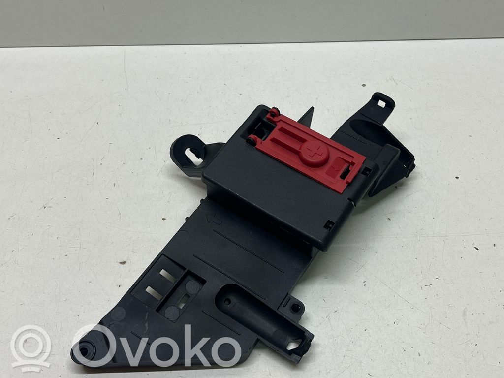 Audi RS Q8 Current control relay 