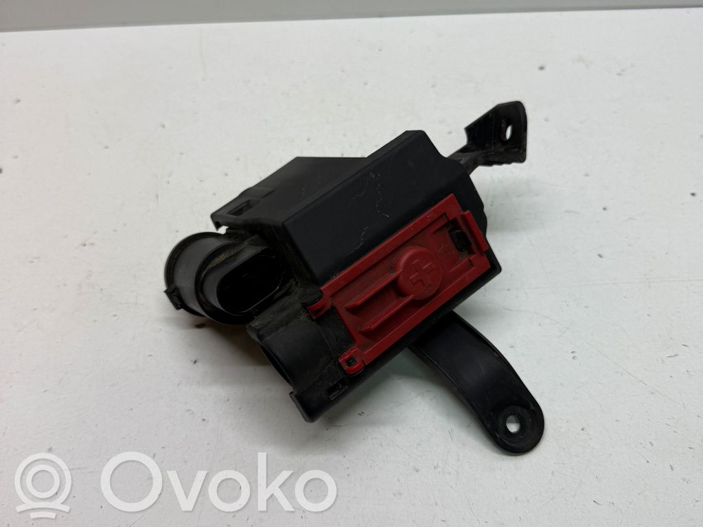 Pluskaapeli (akku)   8W0941823E