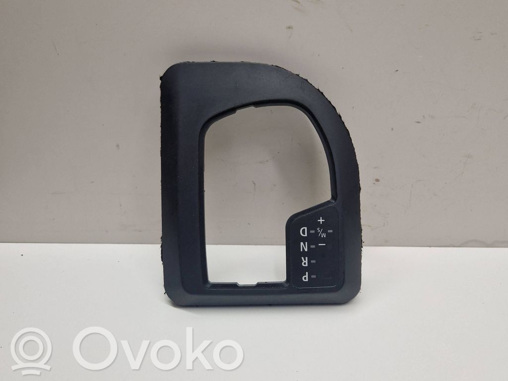 Contour de levier de vitesses   7034089
