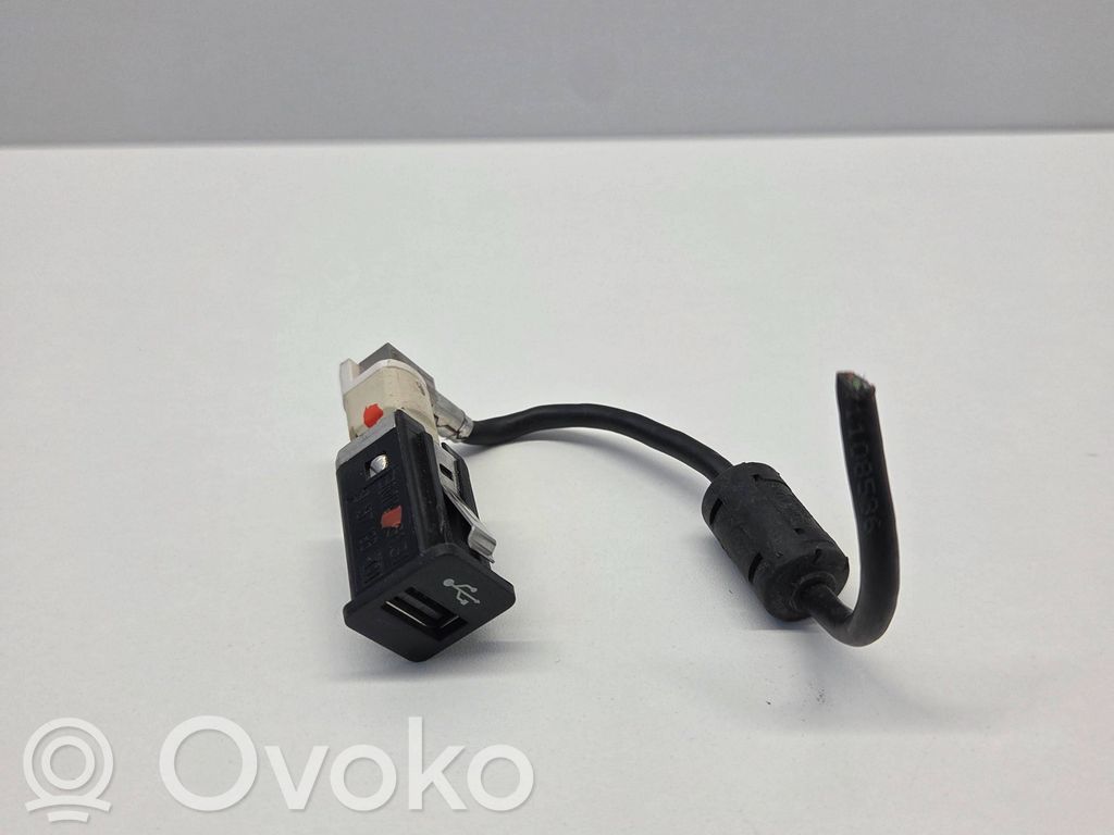 BMW 5 F10 F11 Разъем USB 