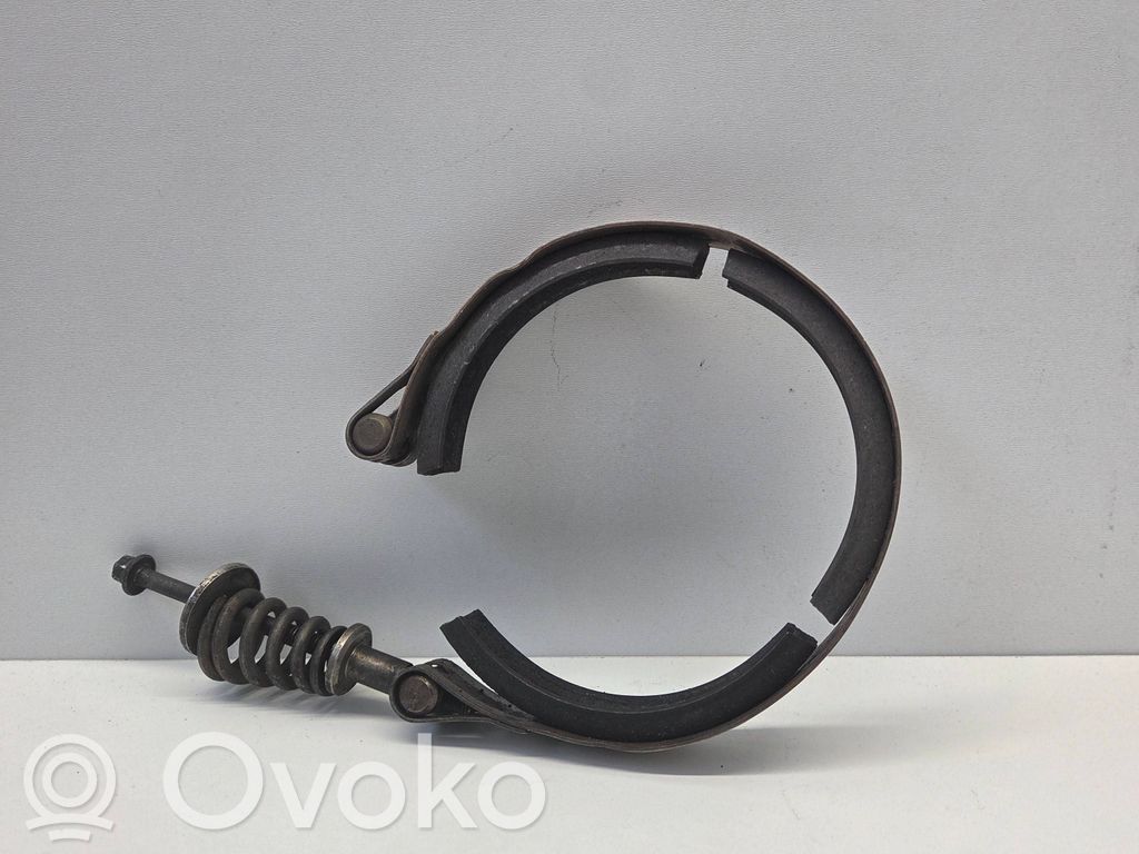 Muffler pipe connector clamp   7793677