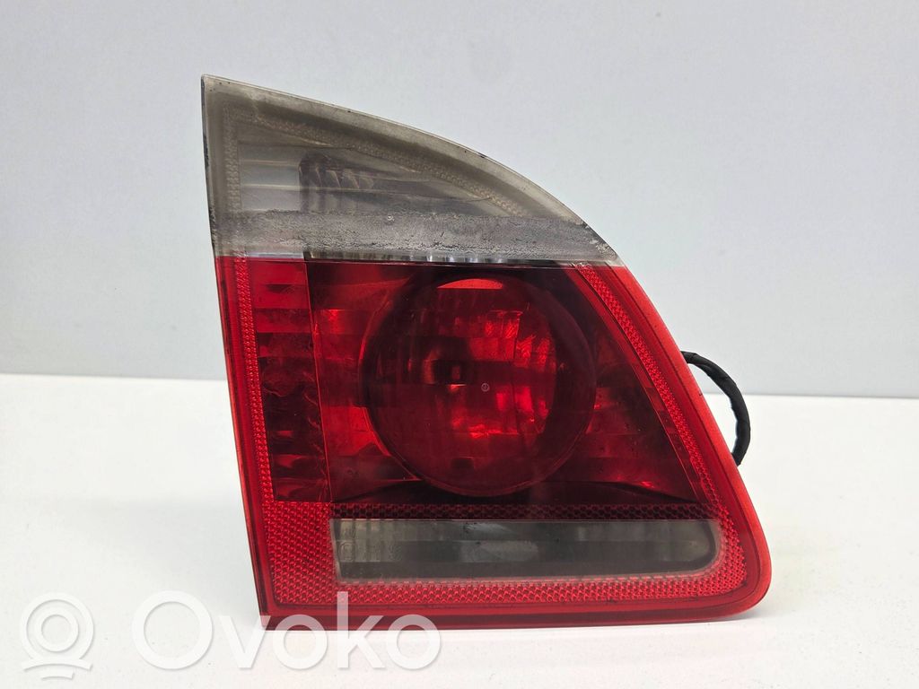 BMW 5 E60 E61 Aizmugurējais lukturis pārsegā 
