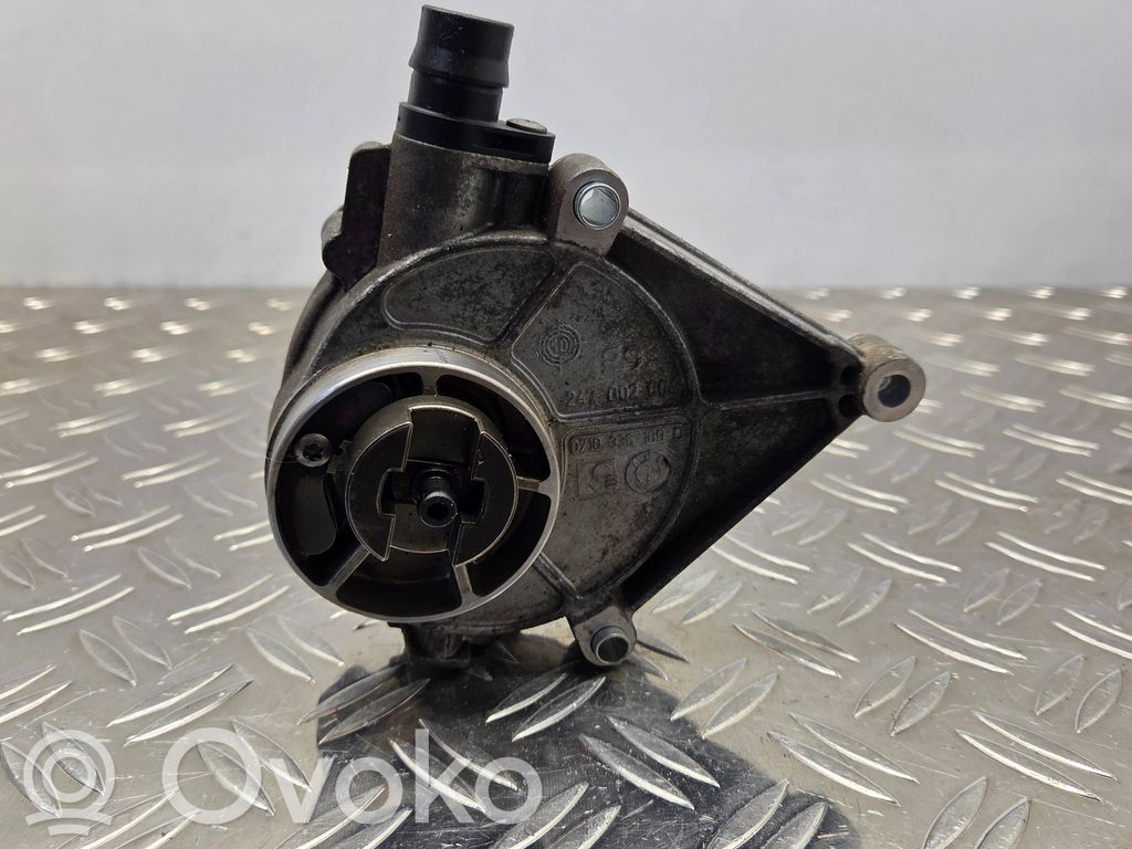 BMW X3 F25 Vacuum pump 
