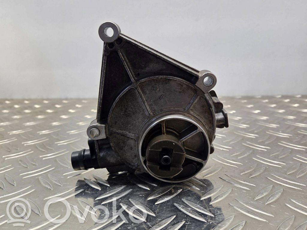 BMW 3 F30 F35 F31 Vacuum pump 