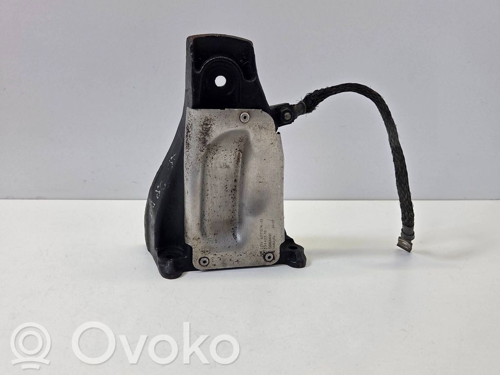BMW 5 E60 E61 Variklio tvirtinimo kronšteinas 