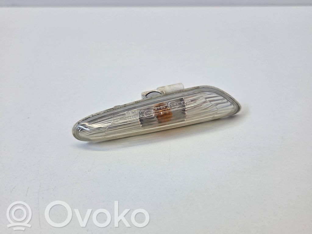 BMW X1 E84 Front fender indicator light 
