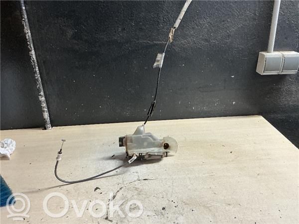 Opel Vivaro Front door lock 