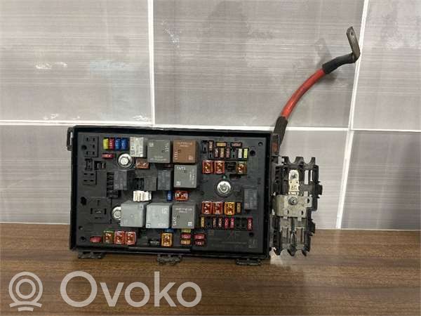Opel Astra J Sulakemoduuli 