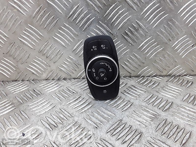 Light switch   1034569000