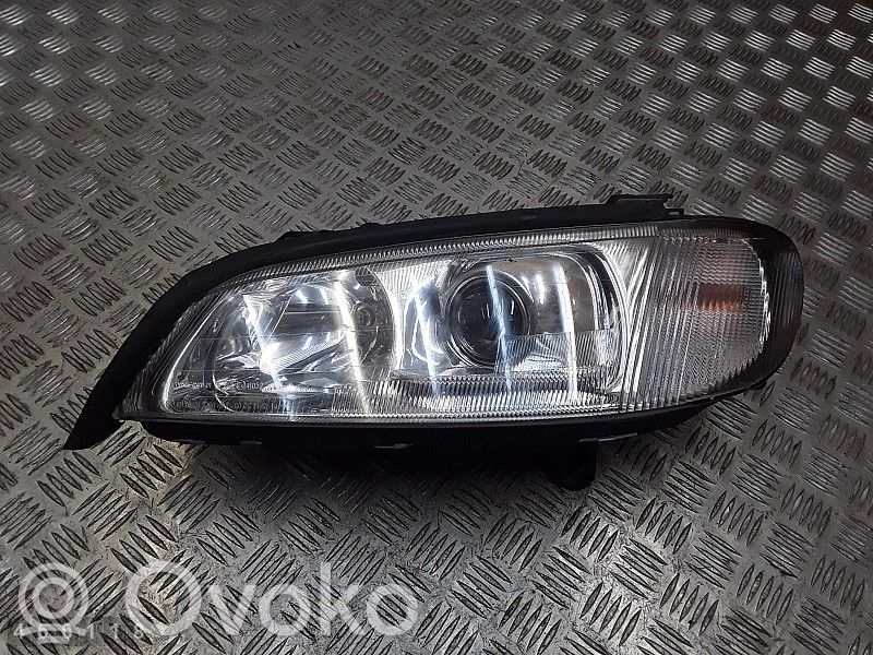 Opel Omega B1 Lampa przednia 
