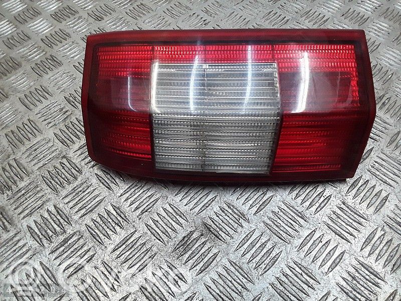 Opel Omega B1 Feux arrière / postérieurs