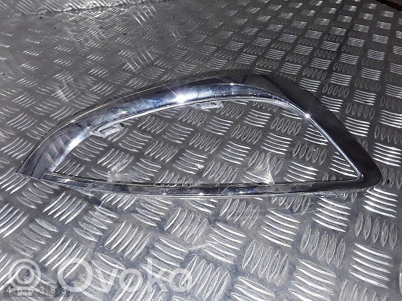 Chrysler Pacifica Etupuskurin jakajan koristelista 