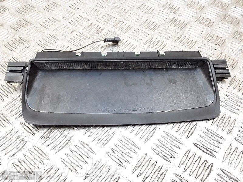 Dritte Bremsleuchte   E32024