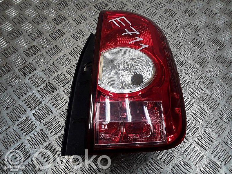 Rear/tail lights   E209070