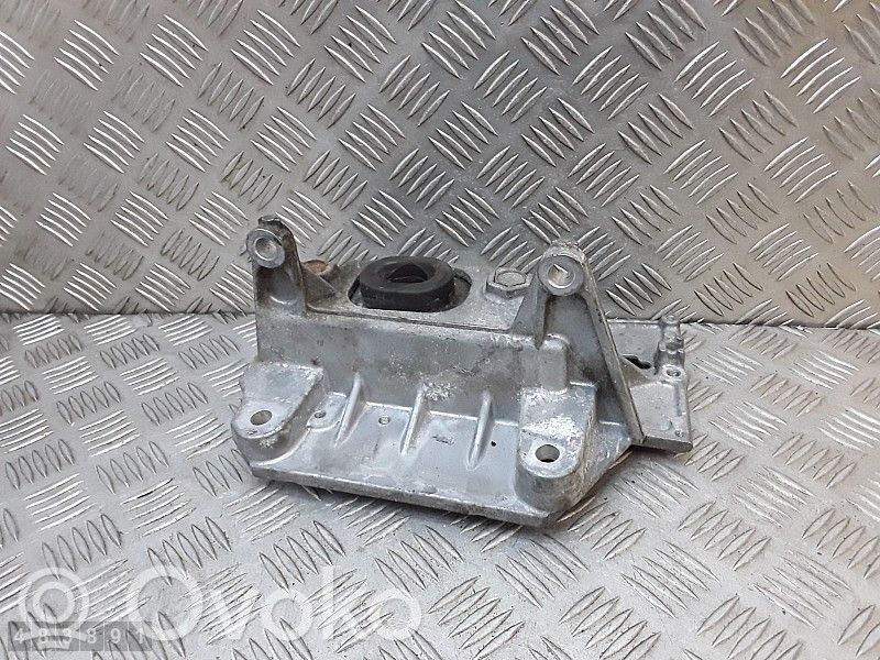 Nissan Juke I F15 Suport tampon motor 