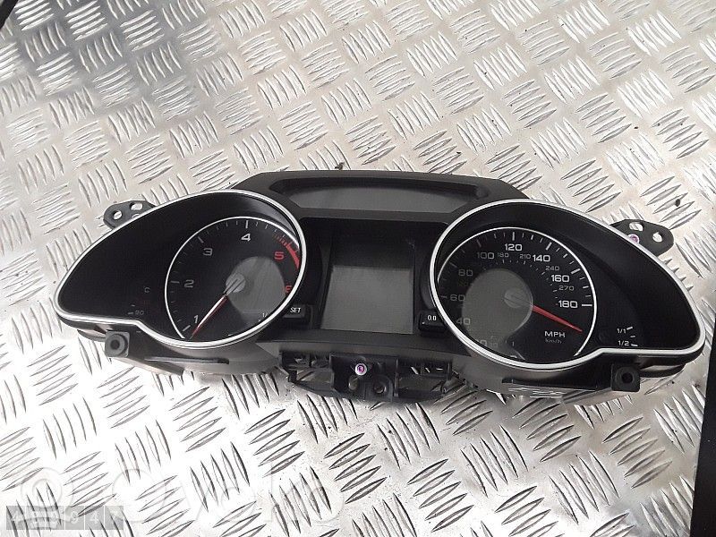 Audi A5 8T 8F Tachimetro (quadro strumenti)