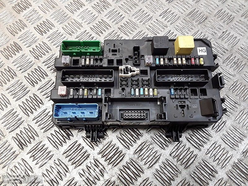 Opel Astra H Sulakemoduuli 