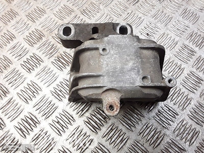 Volkswagen Golf V Supporto di montaggio del motore