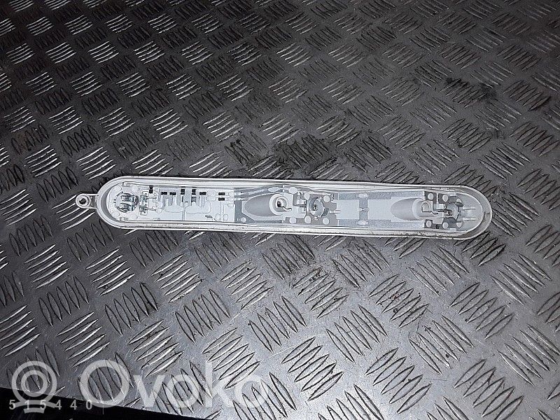 Ford Focus Takavalon polttimon suojan pidike 